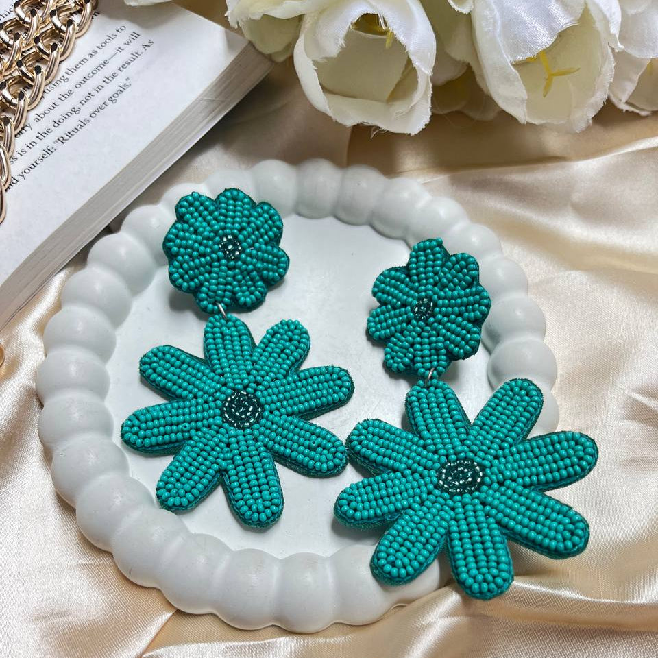 Aqua Daisy Drops handmade beaded earrings #purple #tivracreation #tivra #earrings #summer #beachvibe #happiness