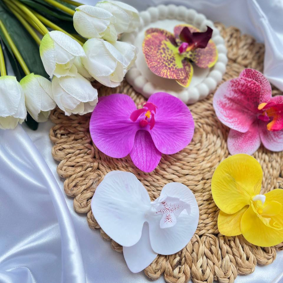 Trendy Orchid Hairclips #HairAccessories #tivra #tivracreation
#HairClipStyle
#HairGoals
#HairInspo
#HairStyleIdeas
#HairGameStrong
#HairJewelry