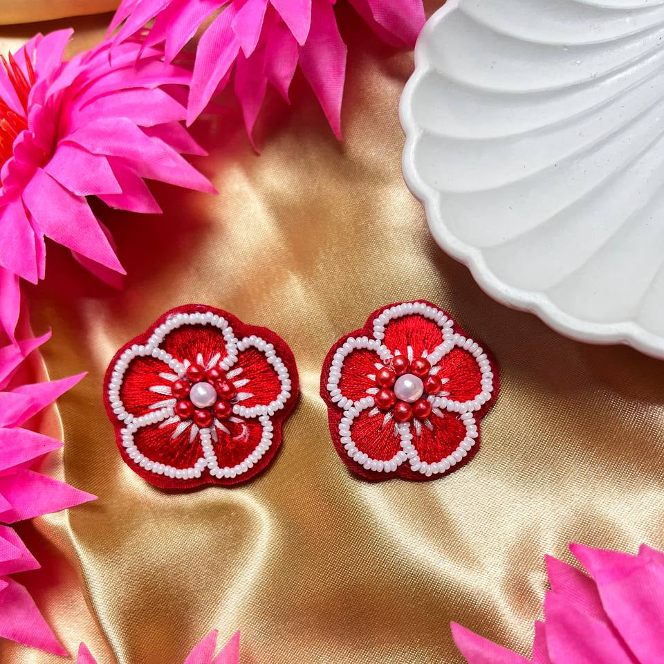 red flower floral handmade beaded earrings #TivraCreation #red #pink #floral #flower #instagram #vibe #summer #tivra #tivracreation
#TivraStyle
#SmallBusinessIndia
#AffordableLuxury
#ShopIndianBrands
#TrendyOnABudget