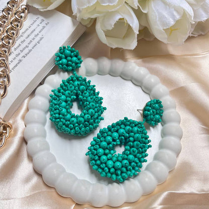 Green poppy handmade beaded earrings #tivracreation #tivra #beaded #earrings