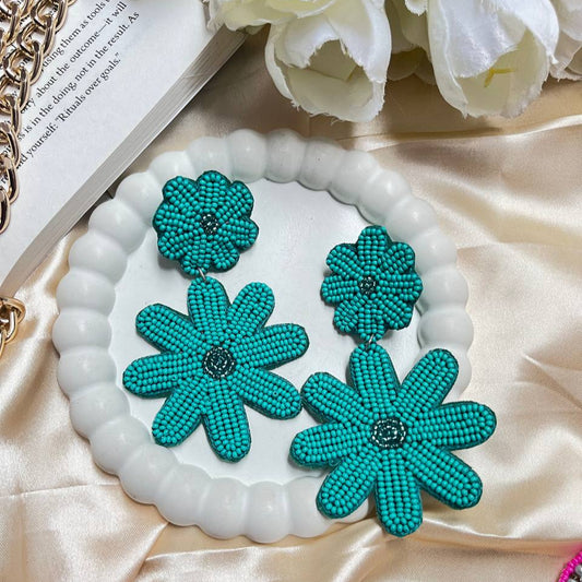 Aqua Daisy Drops handmade beaded earrings #usa #india #beaded #aqua #earrings #handmade