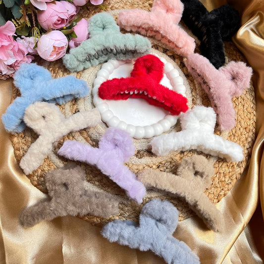Cross Fur Claws/Clutchers #CrossFurClutcher

#FurClutcher

#FurHairClip

#FurClawClip

#CrossClawClip

#FuzzyHairClip

#SoftClutcher

#WinterHairAccessory

