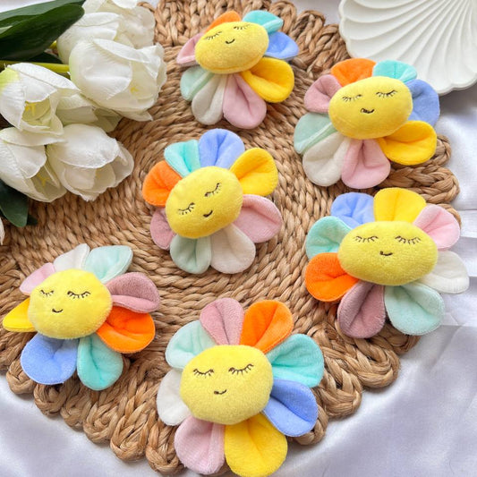 Giggle Flowers Hairclips #MadeInIndia
#VocalForLocal
#TivraCreation
#IndianAccessoriesBrand
#HandmadeWithLove
