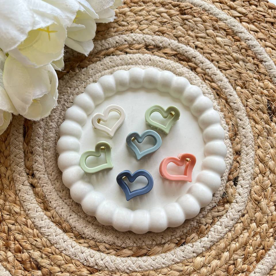 Mini Heart Claws/Clutcher #ShopOnline #OnlineShoppingIndia #tivra #tivracreation #ShopifyStore #FlipkartFinds #AmazonFinds #ShopLocalIndia #AffordableHairClips #BestHairAccessories #TrendingHairAccessories #InstaHair #TikTokHair #HairTok #YouTubeStyle #InstagramStyle #OOTDAccessories #ViralHairClip #HairClipTrend #AccessoriesTrend #HairTokTrend