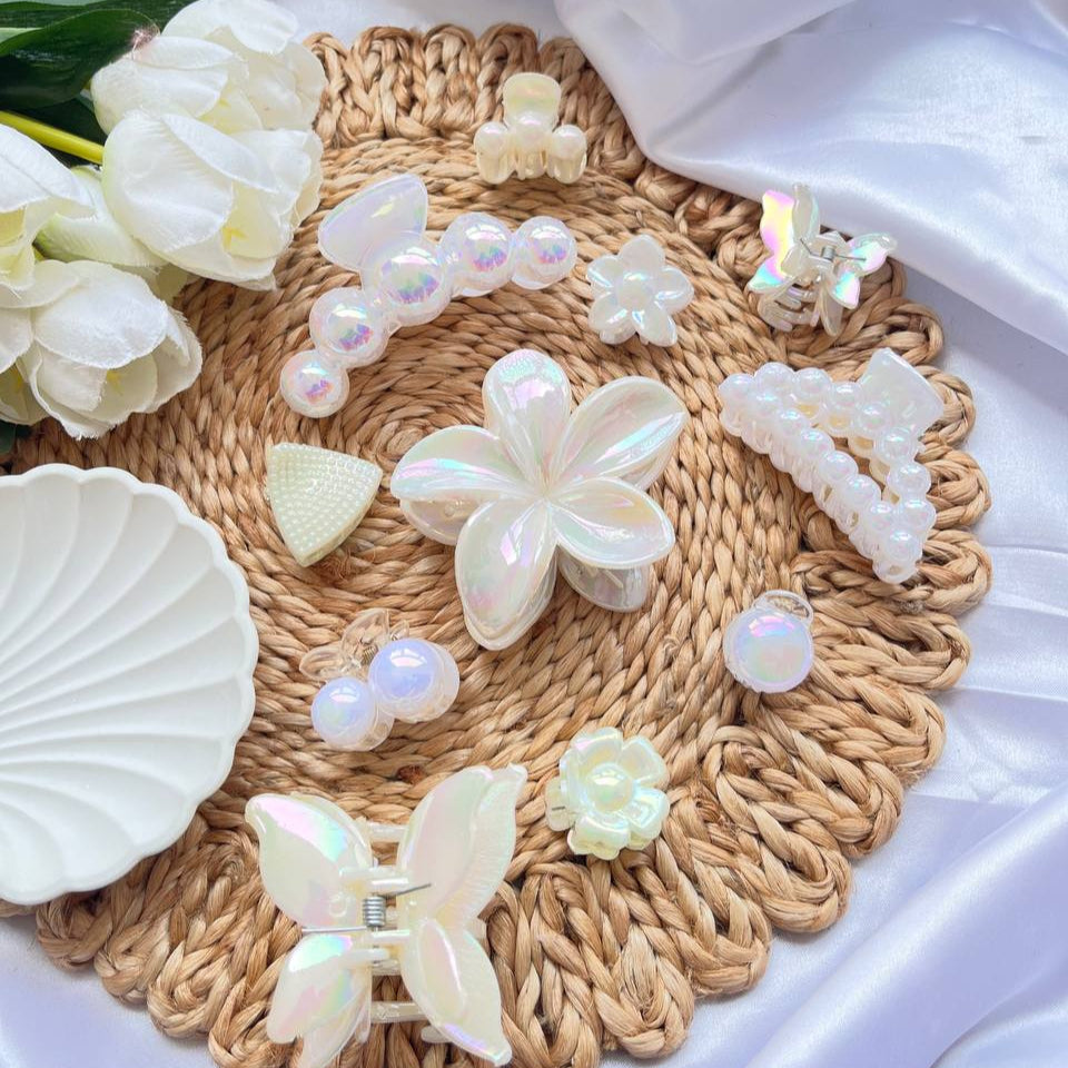 Pearls Glow Claws/Clutchers/Hairclips #PearlsGlowClaw 
#tivracreation #tivra
#PearlHairClips
#HairClutchers
#TrendyHairAccessories
#MadeInIndiaProduct
#AffordableHairAccessories
#EcommerceFinds
#ShopOnlineIndia
#HairClipsForGirls
#MinimalStyleAccessories
#ShopifyStoreIndia
#AmazonFindsIndia
#FlipkartStyle
#HairAccessoriesOnline
#ShopTivraCreation

