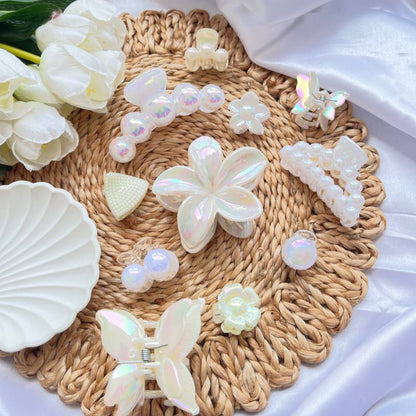 Pearls Glow Claws/Clutchers/Hairclips #PearlsGlowClaw 
#tivracreation #tivra
#PearlHairClips
#HairClutchers
#TrendyHairAccessories
#MadeInIndiaProduct
#AffordableHairAccessories
#EcommerceFinds
#ShopOnlineIndia
#HairClipsForGirls
#MinimalStyleAccessories
#ShopifyStoreIndia
#AmazonFindsIndia
#FlipkartStyle
#HairAccessoriesOnline
#ShopTivraCreation

