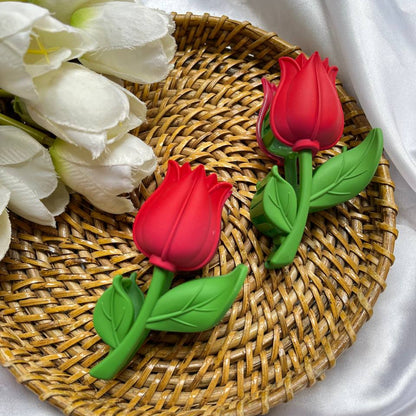Red tulip-shaped earrings on a woven mat with white flowers #TulipClawClip
#TulipHairClip
#FloralHairClips
#FlowerClawClip
#CuteHairAccessories
#AestheticClawClips
#TrendyHairClips
#HairAccessoriesIndia
#ClawClipStyles
#DailyHairAccessories
#SpringInspiredClips
#PastelHairClips
#PrettyHairClips
#GirlsHairAccessories
#HairClipLove
#OnlineShoppingIndia
#HairClipCollection
#MinimalHairAccessories
#FloralAccessories
#ClipYourStyle