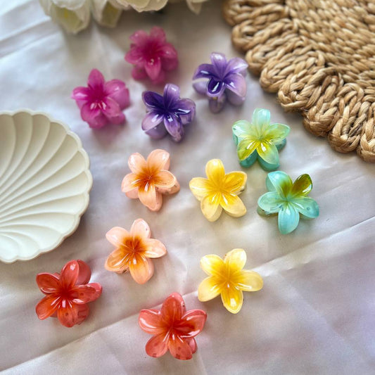 Mini Lily Bloom Claws Clutchers Hairclips #MiniLilyClaws
#LilyHairClips
#FloralHairAccessories
#MadeInIndiaHairClips
#AffordableHairAccessories
#TivraCreation
#HairClutchersOnline
#ShopifyIndiaFinds
#AmazonHairAccessories
#FlipkartStylePicks
#HairClipsForSale
#TrendingHairClipsIndia
#ClutchersUnder199
#WhiteFlowerHairClips
#InstaHairGoals
#HairClipLove
#MiniHairClaws
#PastelAccessories
#FloralClipTrend
#MiniClutchersStyle
#GirlyHairVibes
#CuteHairAccessoriesIndia
#InstaStyleIndia
#TivraStyle