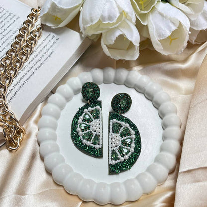 Tivra Creation's Green Citrus Sparkle Handmade Beaded Earrings #GreenCitrusSparkle
#tivra #tivracreation
#CitrusEarrings

#TropicalJewelry

#BeadedEarrings

#StatementEarrings

#PearlJewelry

#GreenAccessories

#CitrusStyle