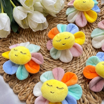 Tivra Giggle flower clips #HairClipsForKids #tivra #tivracreation
#HairClipsForWomen
#MomAndMeAccessories
#MatchingAccessories
#EverydayAccessories
